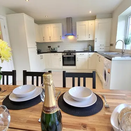 Ferienhaus Alba House 3 Bed House With Parking York