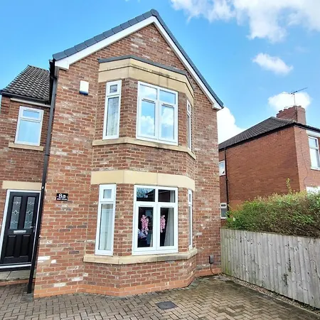 Ferienhaus Alba House 3 Bed House With Parking York