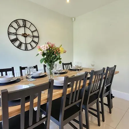 Ferienhaus Alba House 3 Bed House With Parking *