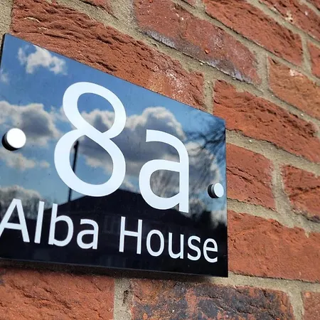 Ferienhaus Alba House 3 Bed House With Parking York