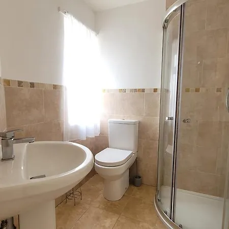Holiday home Alba House 3 Bed House With Parking